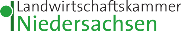 Das Logo der Landwirtschaftskammer Niedersachsen zeigt den Schriftzug „Landwirtschaftskammer Niedersachsen“ in Schwarz und Grün. Links neben dem Text befindet sich ein stilisiertes grünes Symbol, das aus einem Kreis und einer vertikalen Linie besteht.